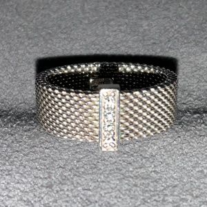 Tiffany & Co Mesh Ring with 4 Diamonds Excellent Condition Size 7